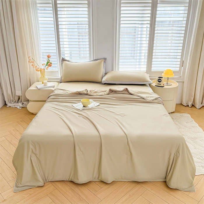 91家纺网 家纺一手货源 找家纺 雯豆家纺 2025夏季新款凉感丝夏被空调被冰丝凉感被芯纯色跑量款被子 凉感丝夏被-卡斯特金