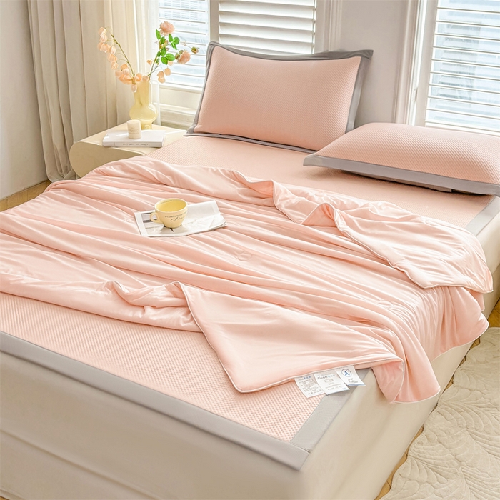 91家纺网 家纺一手货源 找家纺 雯豆家纺 2025夏季新款凉感丝夏被空调被冰丝凉感被芯纯色跑量款被子 凉感丝夏被-蔷薇粉