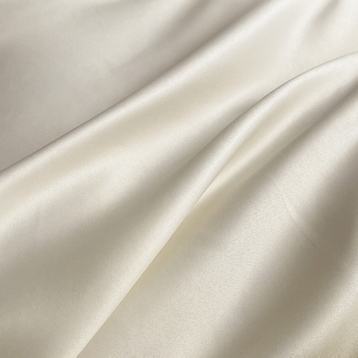 91家纺网 家纺一手货源 找家纺 狂想家 2025新款细斜纹冰丝高奢系列四件套 塞纳奶昔白