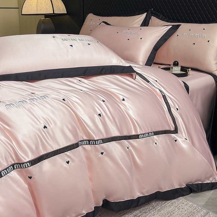 91家纺网 家纺一手货源 找家纺 狂想家 2025新款细斜纹冰丝高奢系列四件套 莫兰粉