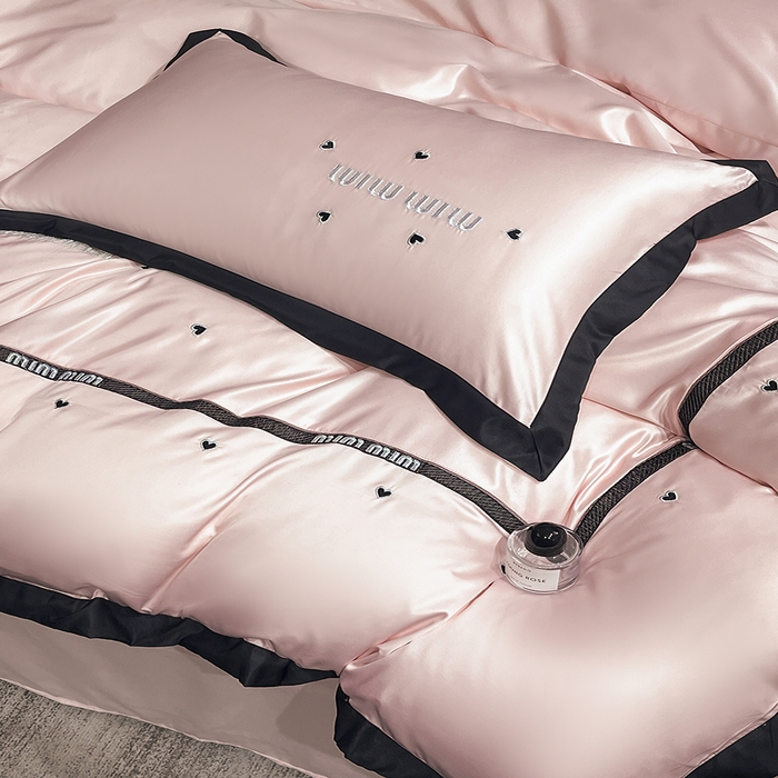 91家纺网 家纺一手货源 找家纺 狂想家 2025新款细斜纹冰丝高奢系列四件套 莫兰粉