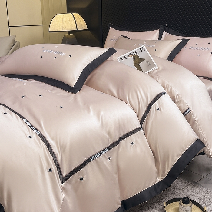 91家纺网 家纺一手货源 找家纺 狂想家 2025新款细斜纹冰丝高奢系列四件套 莫兰豆沙