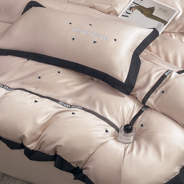 91家纺网 家纺一手货源 找家纺 狂想家 2025新款细斜纹冰丝高奢系列四件套 莫兰豆沙