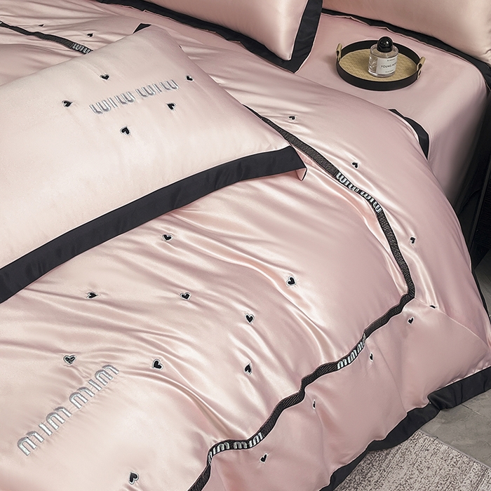 91家纺网 家纺一手货源 找家纺 狂想家 2025新款细斜纹冰丝高奢系列四件套 莫兰粉