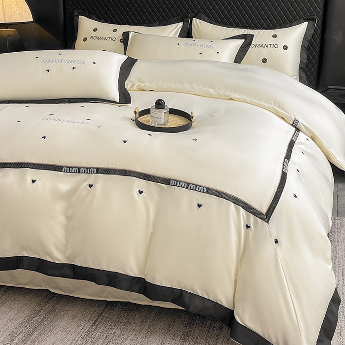 91家纺网 家纺一手货源 找家纺 狂想家 2025新款细斜纹冰丝高奢系列四件套 莫兰奶昔白