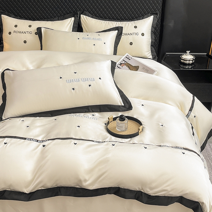 91家纺网 家纺一手货源 找家纺 狂想家 2025新款细斜纹冰丝高奢系列四件套 莫兰奶昔白