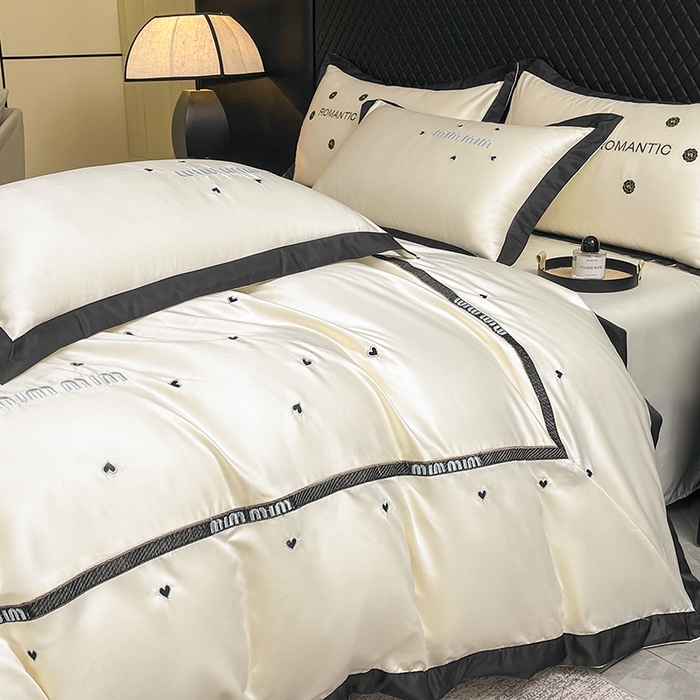 91家纺网 家纺一手货源 找家纺 狂想家 2025新款细斜纹冰丝高奢系列四件套 莫兰奶昔白