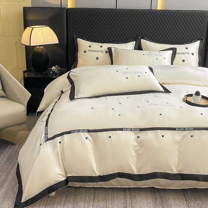 91家纺网 家纺一手货源 找家纺 狂想家 2025新款细斜纹冰丝高奢系列四件套 莫兰奶昔白