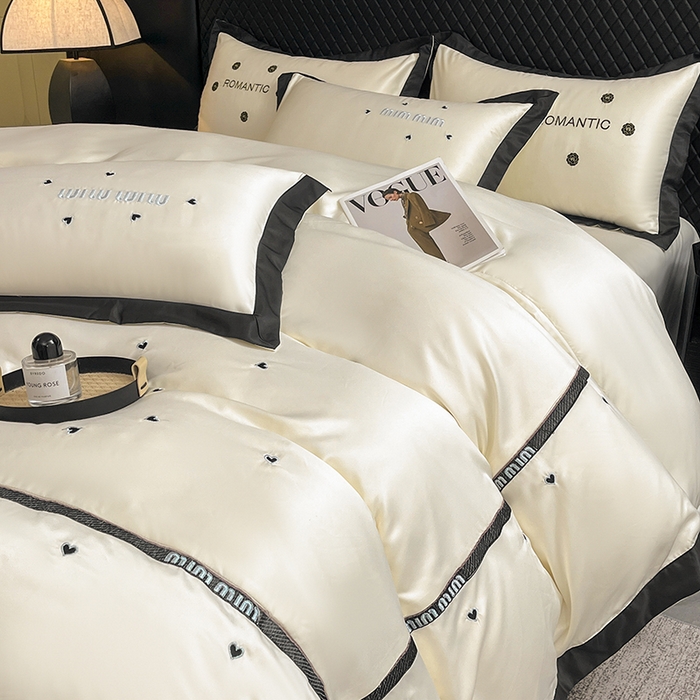 91家纺网 家纺一手货源 找家纺 狂想家 2025新款细斜纹冰丝高奢系列四件套 莫兰奶昔白