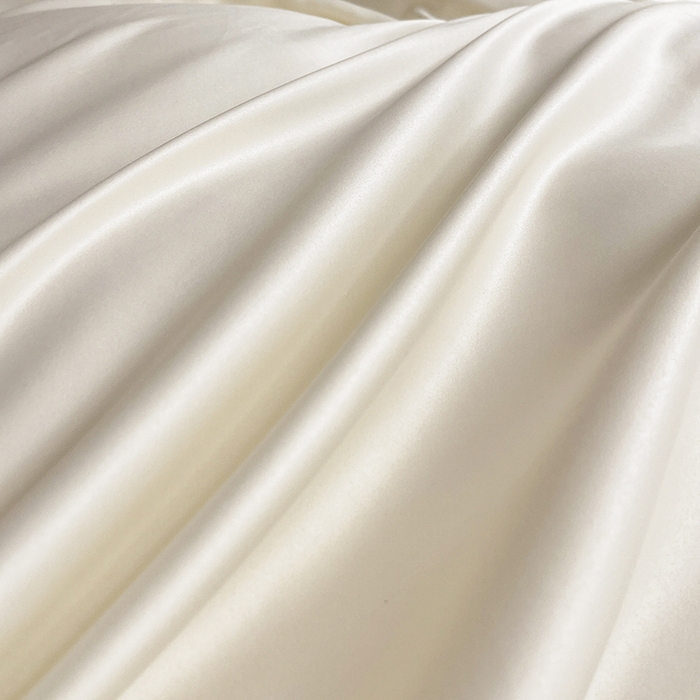 91家纺网 家纺一手货源 找家纺 狂想家 2025新款细斜纹冰丝高奢系列四件套 莫兰奶昔白