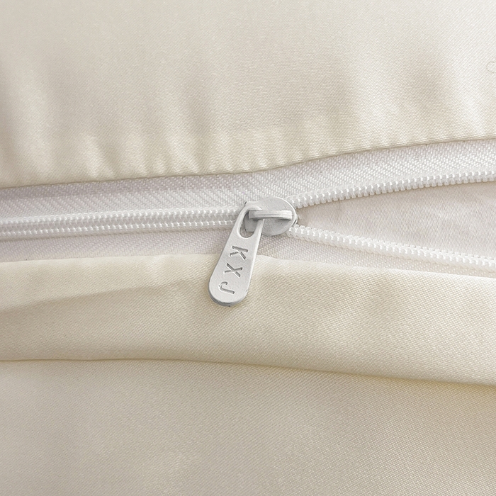 91家纺网 家纺一手货源 找家纺 狂想家 2025新款细斜纹冰丝高奢系列四件套 莫兰奶昔白