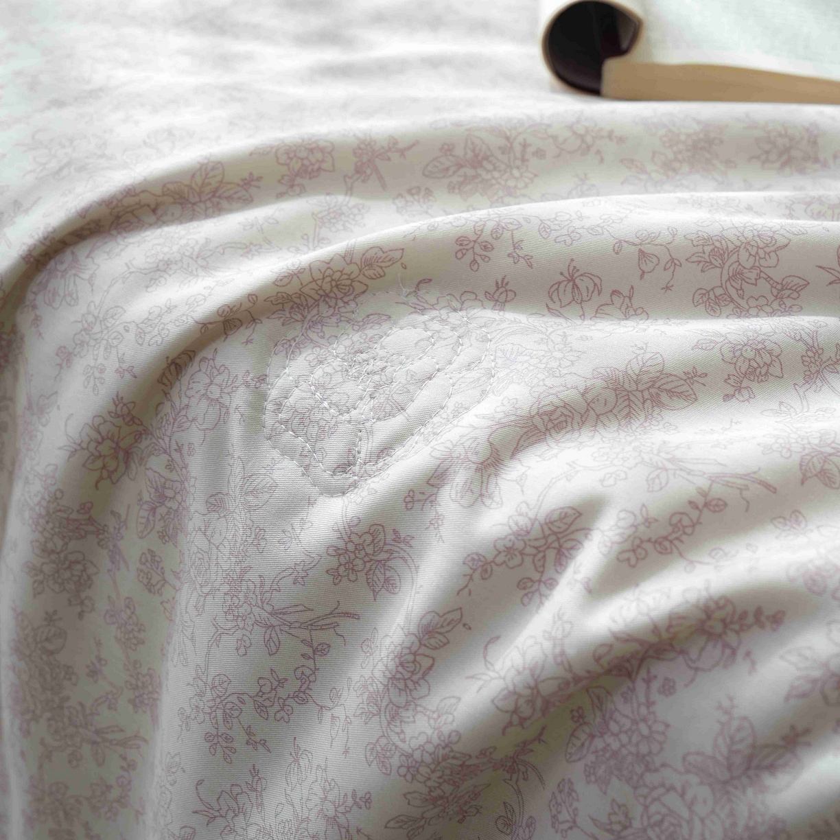 91家纺网 家纺一手货源 找家纺 丽卡家纺 2025新款小清新全棉纯棉夏被夏凉被空调被四件套 约克-米金