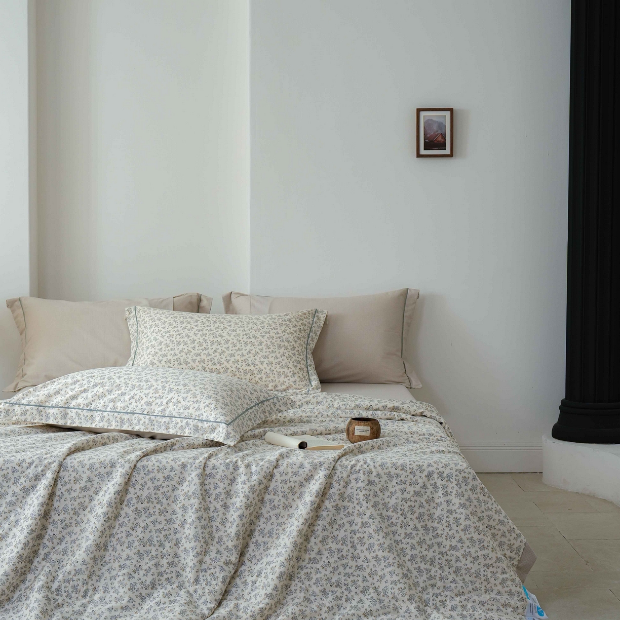 91家纺网 家纺一手货源 找家纺 丽卡家纺 2025新款小清新全棉纯棉夏被夏凉被空调被四件套 落雁花影-白