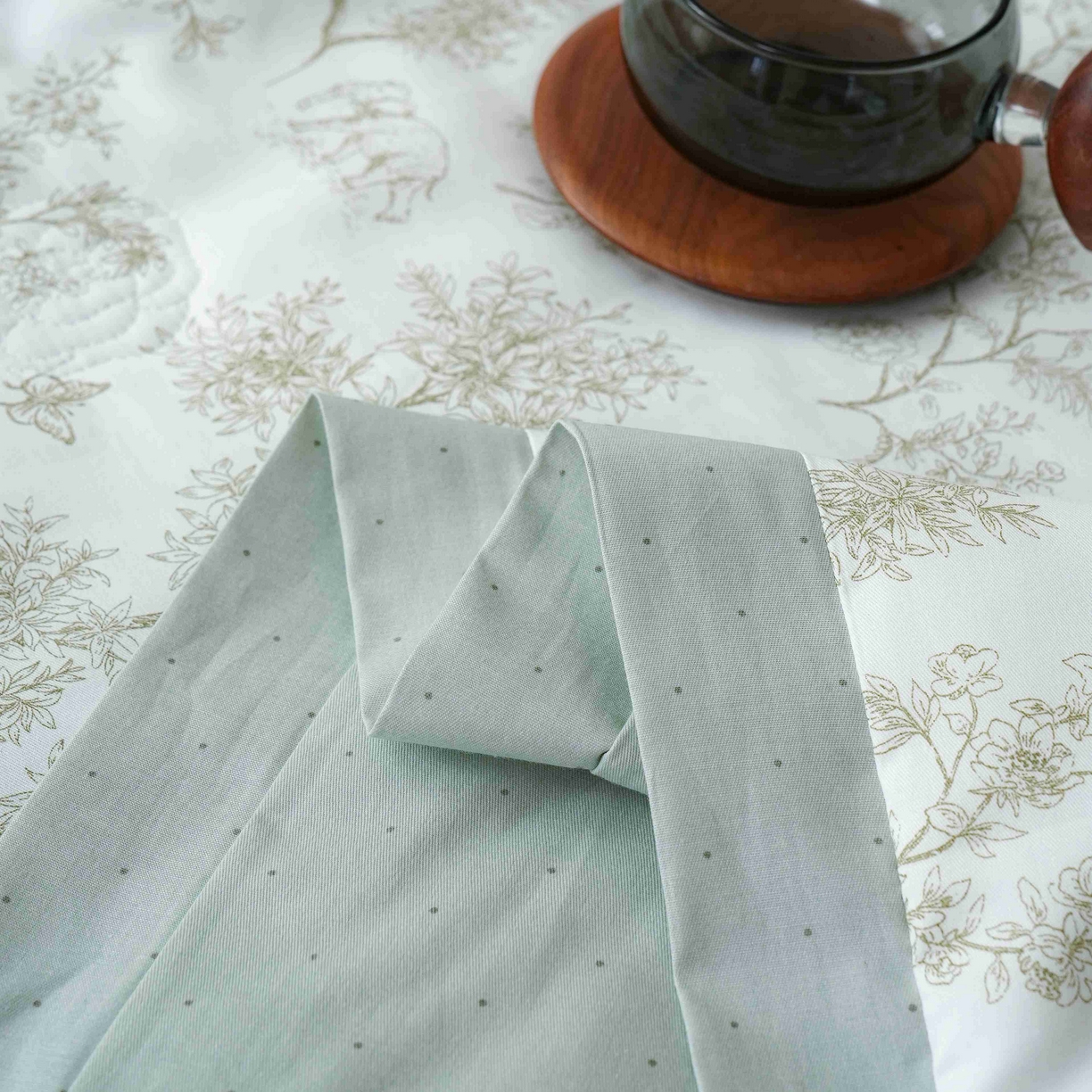 91家纺网 家纺一手货源 找家纺 丽卡家纺 2025新款小清新全棉纯棉夏被夏凉被空调被四件套 觅事-绿