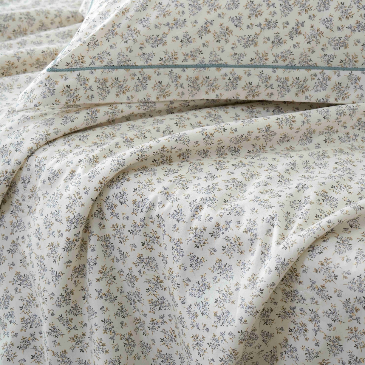 91家纺网 家纺一手货源 找家纺 丽卡家纺 2025新款小清新全棉纯棉夏被夏凉被空调被四件套 落雁花影-白