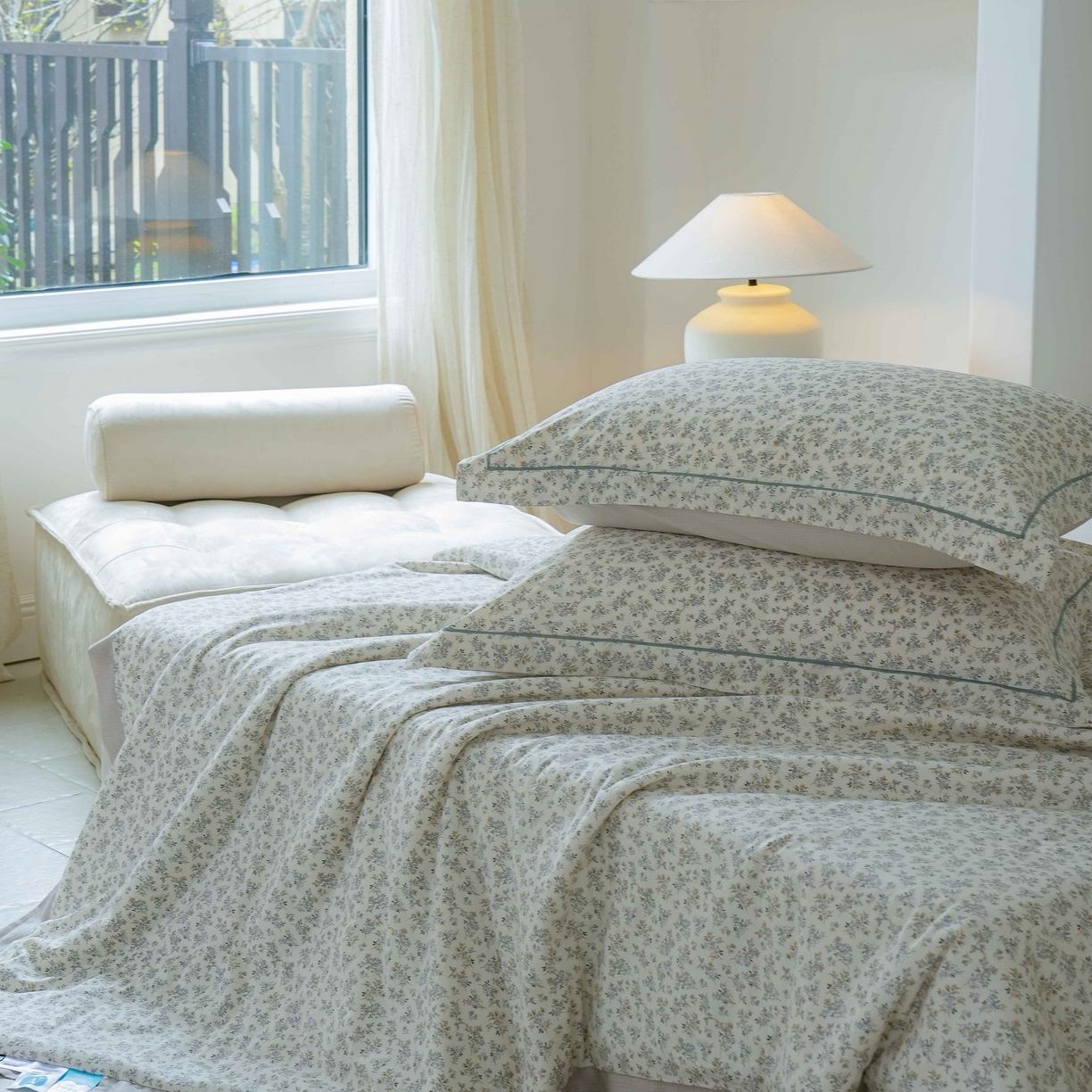 91家纺网 家纺一手货源 找家纺 丽卡家纺 2025新款小清新全棉纯棉夏被夏凉被空调被四件套 落雁花影-白