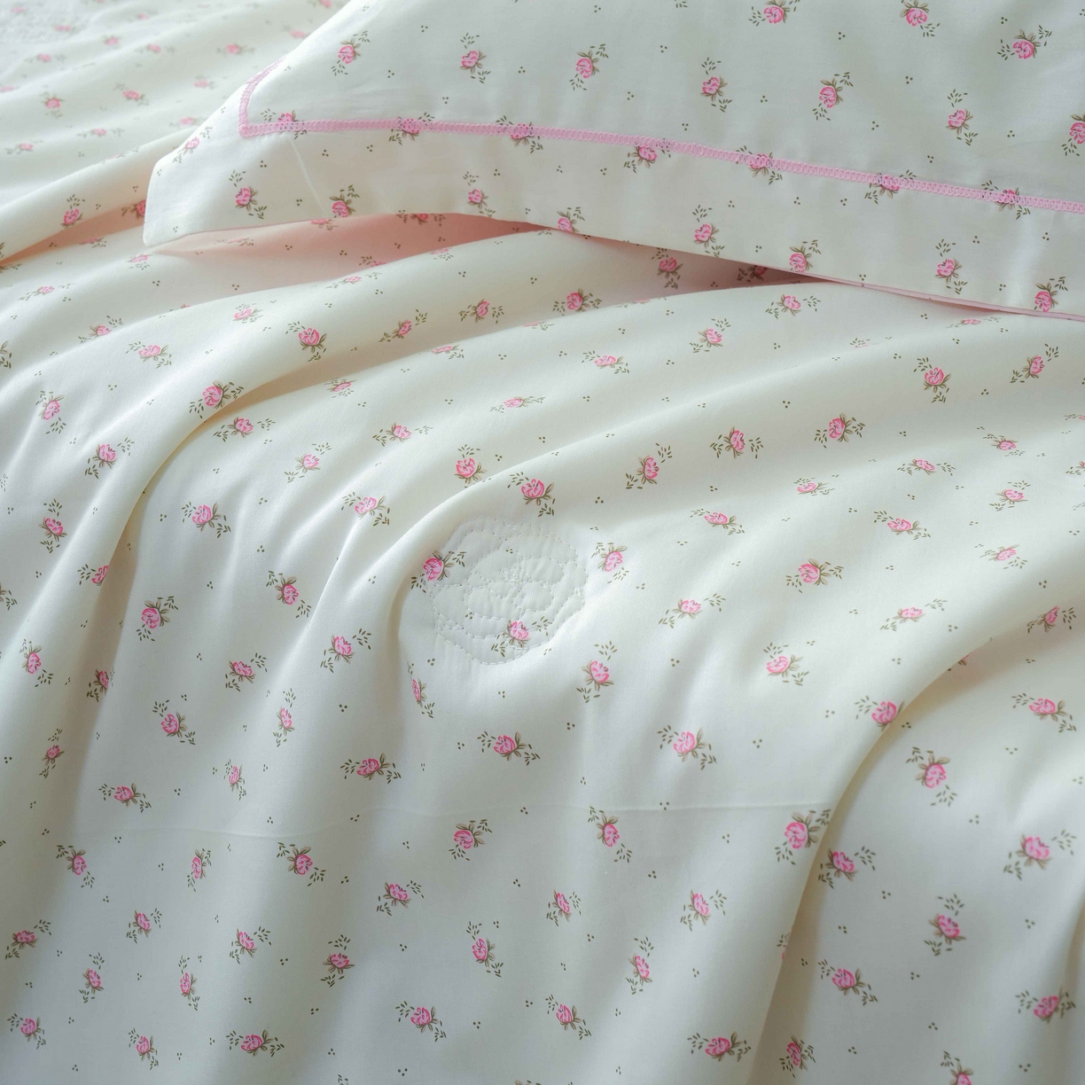 91家纺网 家纺一手货源 找家纺 丽卡家纺 2025新款小清新全棉纯棉夏被夏凉被空调被四件套 爱尔兰-粉