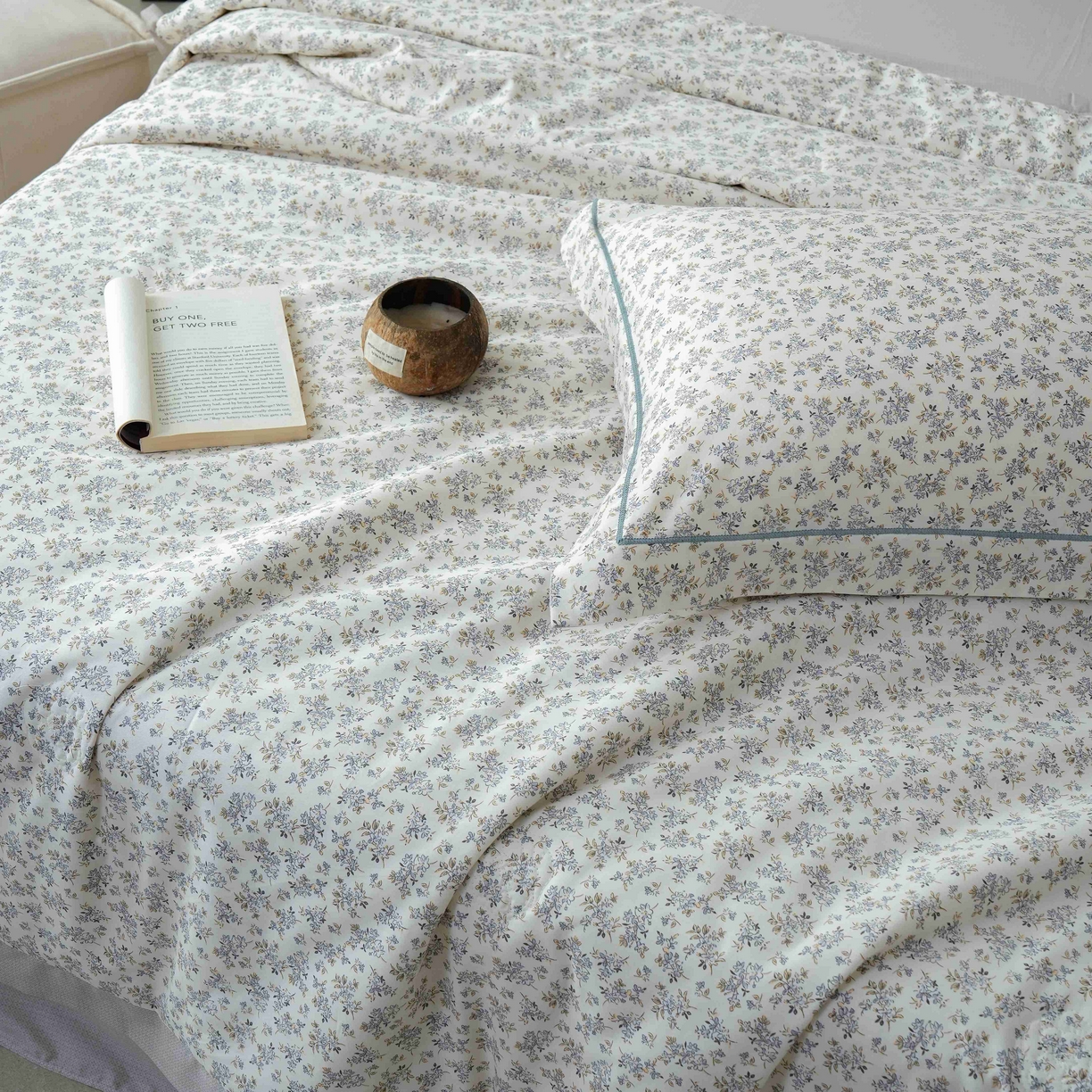 91家纺网 家纺一手货源 找家纺 丽卡家纺 2025新款小清新全棉纯棉夏被夏凉被空调被四件套 落雁花影-白