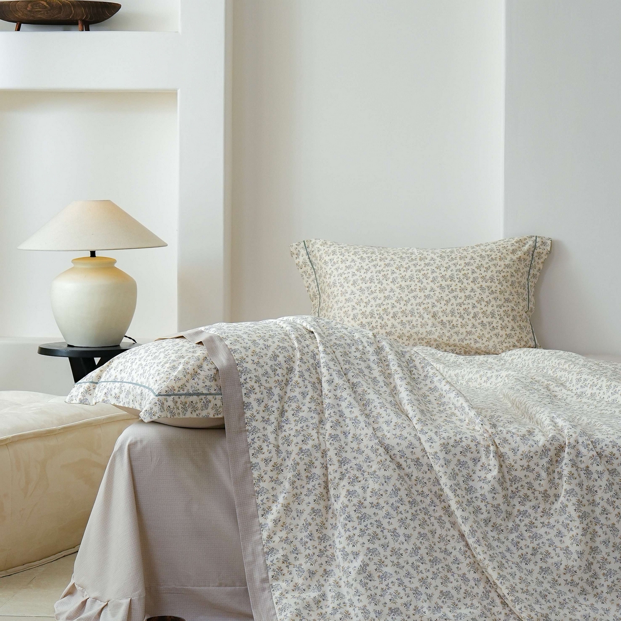 91家纺网 家纺一手货源 找家纺 丽卡家纺 2025新款小清新全棉纯棉夏被夏凉被空调被四件套 落雁花影-白