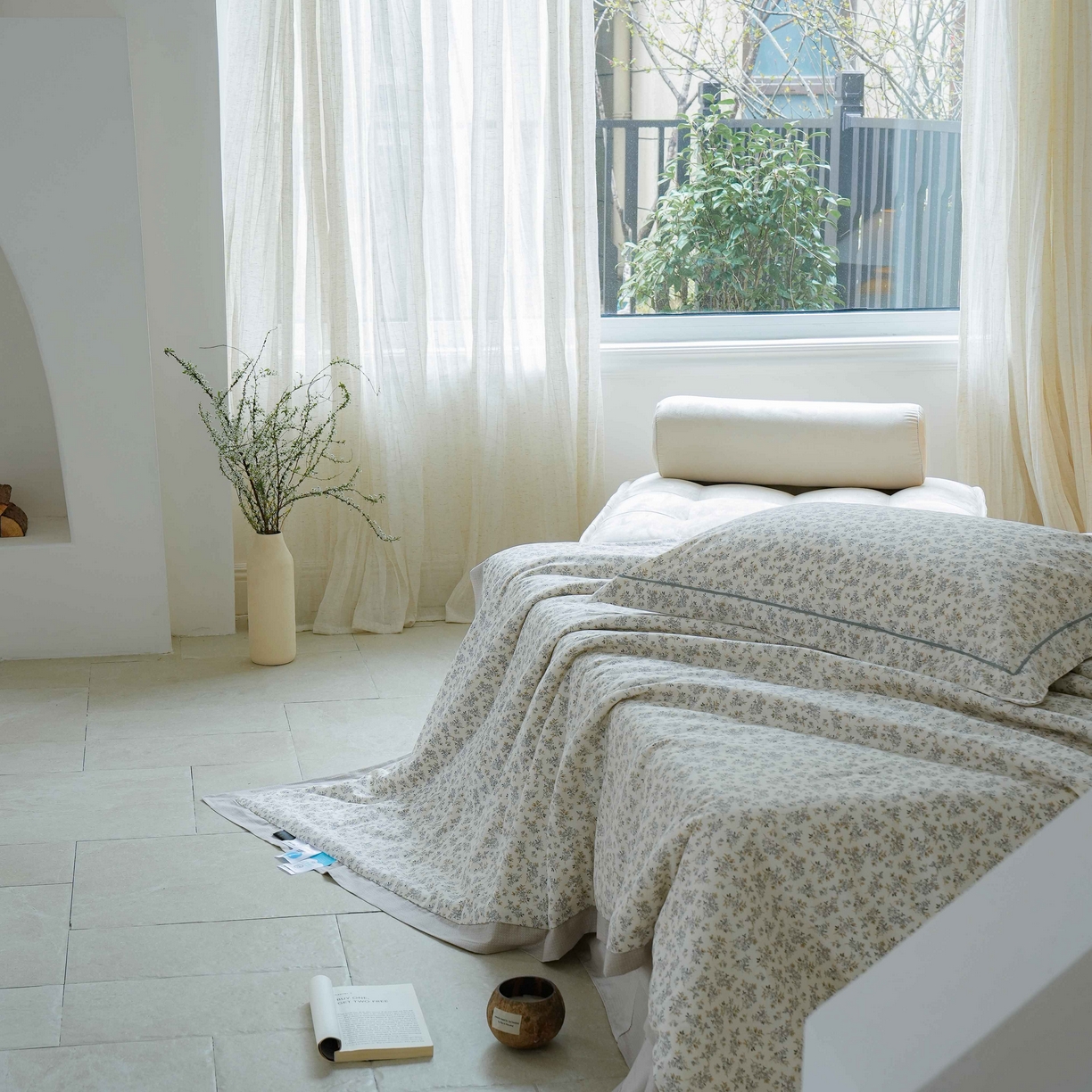 91家纺网 家纺一手货源 找家纺 丽卡家纺 2025新款小清新全棉纯棉夏被夏凉被空调被四件套 落雁花影-白