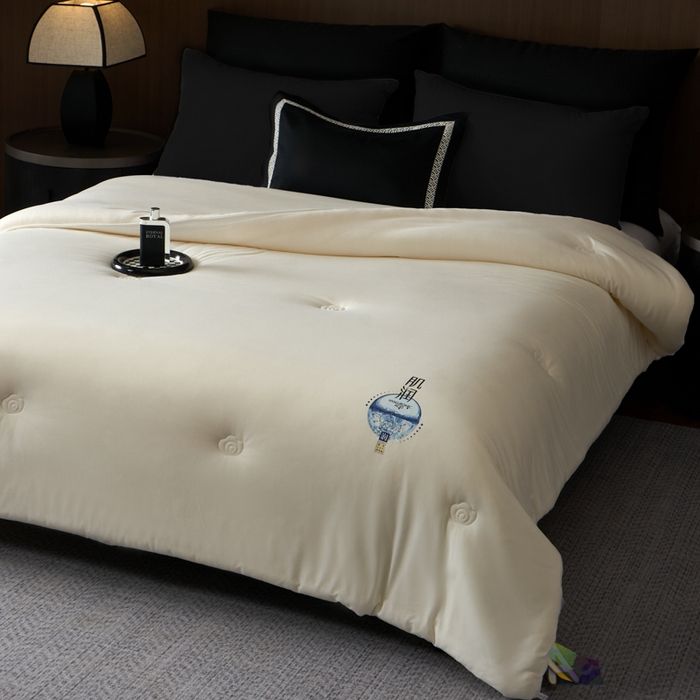 91家纺网 家纺一手货源 找家纺 （总）丽卡家纺 2025新款佩丽丝肌润养 颜玻尿酸春秋被冬被被子被芯