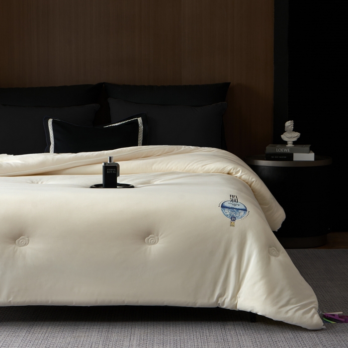 91家纺网 家纺一手货源 找家纺 （总）丽卡家纺 2025新款佩丽丝肌润养 颜玻尿酸春秋被冬被被子被芯