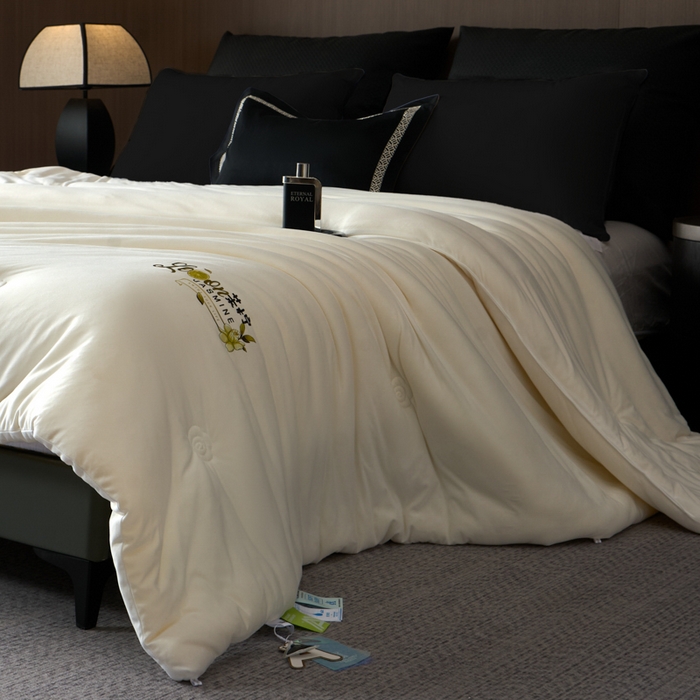 91家纺网 家纺一手货源 找家纺 （总）丽卡家纺 2025新款维尼养 颜云朵被春秋被冬被被子被芯