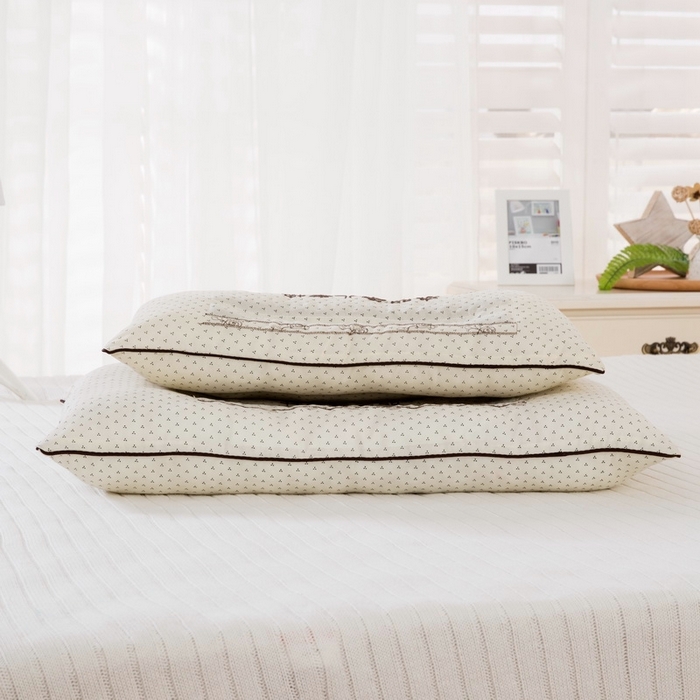 91家纺网 家纺一手货源 找家纺 大黄蜂家居家纺 2025新款冰丝提花三明治夹层透气枕套 枕芯决明子仅做展示