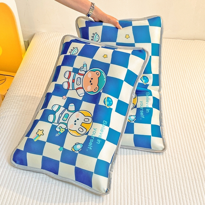 91家纺网 家纺一手货源 找家纺 大黄蜂家居家纺 2025新款冰丝提花三明治夹层透气枕套 宇航员