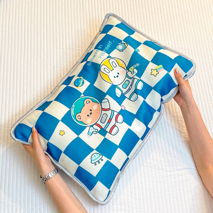 91家纺网 家纺一手货源 找家纺 大黄蜂家居家纺 2025新款冰丝提花三明治夹层透气枕套 宇航员