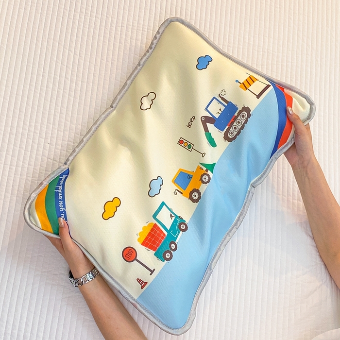 91家纺网 家纺一手货源 找家纺 大黄蜂家居家纺 2025新款冰丝提花三明治夹层透气枕套 工程车队