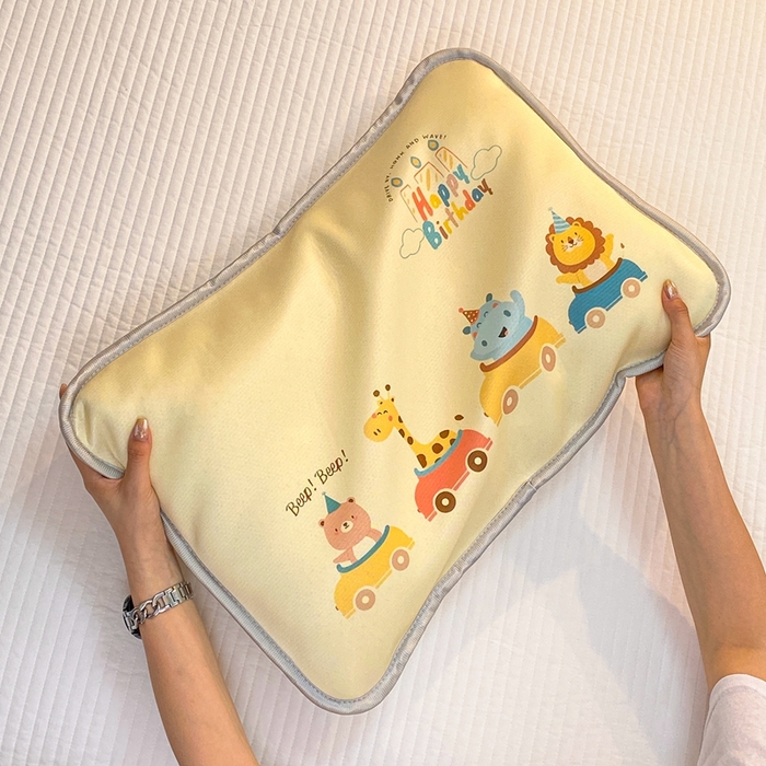 91家纺网 家纺一手货源 找家纺 大黄蜂家居家纺 2025新款冰丝提花三明治夹层透气枕套 游乐园