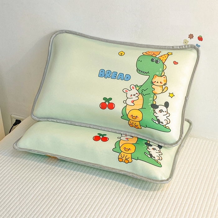 91家纺网 家纺一手货源 找家纺 大黄蜂家居家纺 2025新款冰丝提花三明治夹层透气枕套 小恐龙