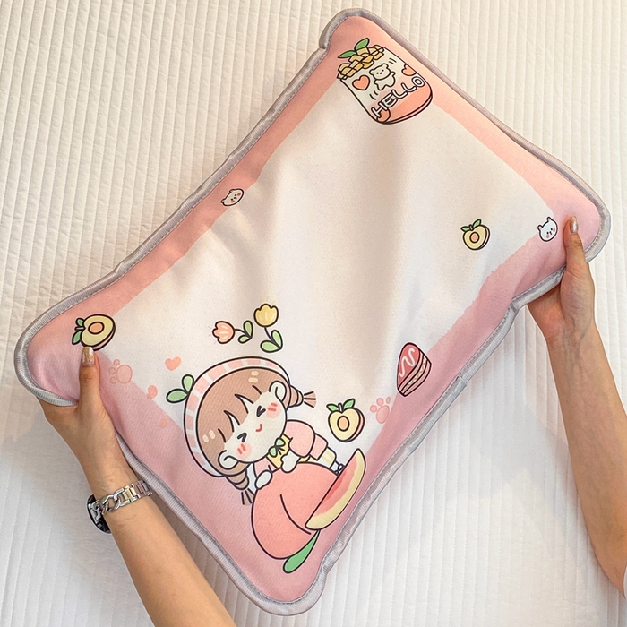 91家纺网 家纺一手货源 找家纺 大黄蜂家居家纺 2025新款冰丝提花三明治夹层透气枕套 小女孩