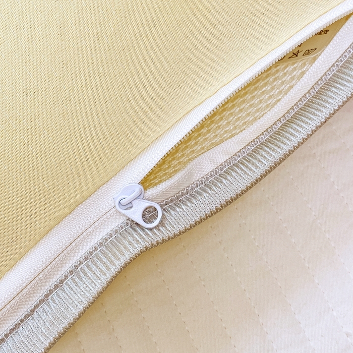 91家纺网 家纺一手货源 找家纺 大黄蜂家居家纺 2025新款冰丝提花三明治夹层透气枕套 游乐园