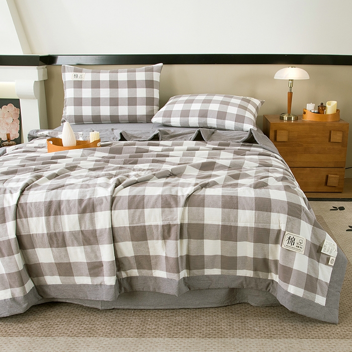 91家纺网 家纺一手货源 找家纺 三俏家纺 2025新款新疆棉花被夏被100%里外全棉棉花夏被无印风全棉色织水洗棉夏凉被空调被春秋被单人可机洗-风格二 雨蒙