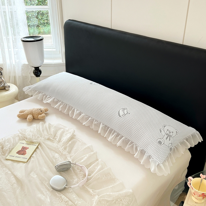 91家纺网 家纺一手货源 找家纺 梦舒羽 2025春夏新款冰豆豆花边双人单枕套枕套单件 冰豆豆-小熊灰