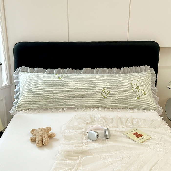 91家纺网 家纺一手货源 找家纺 梦舒羽 2025春夏新款冰豆豆花边双人单枕套枕套单件 冰豆豆-小熊绿