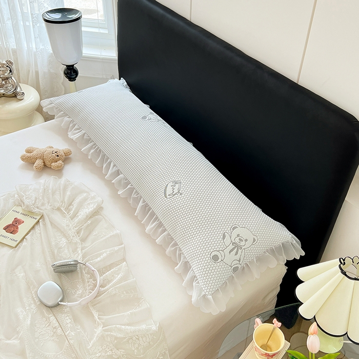 91家纺网 家纺一手货源 找家纺 梦舒羽 2025春夏新款冰豆豆花边双人单枕套枕套单件 冰豆豆-小熊灰