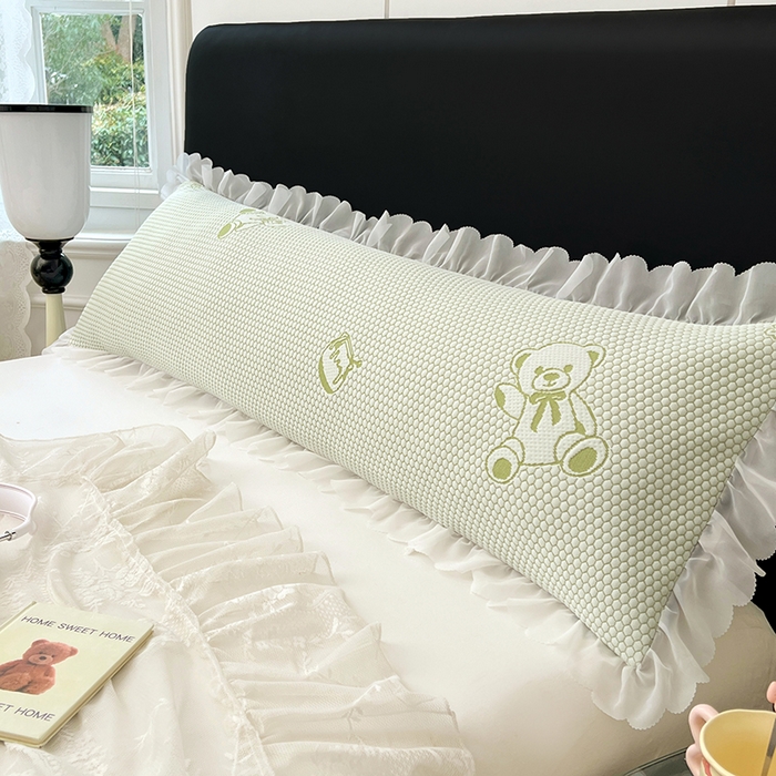 91家纺网 家纺一手货源 找家纺 梦舒羽 2025春夏新款冰豆豆花边双人单枕套枕套单件 冰豆豆-小熊绿