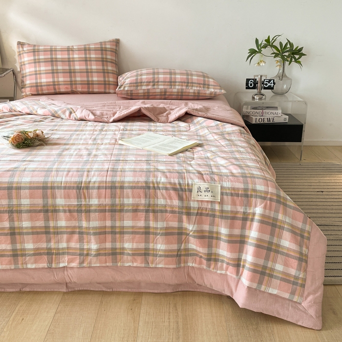 91家纺网 家纺一手货源 找家纺 2025梦初语新款无印风棉花夏被 温馨格