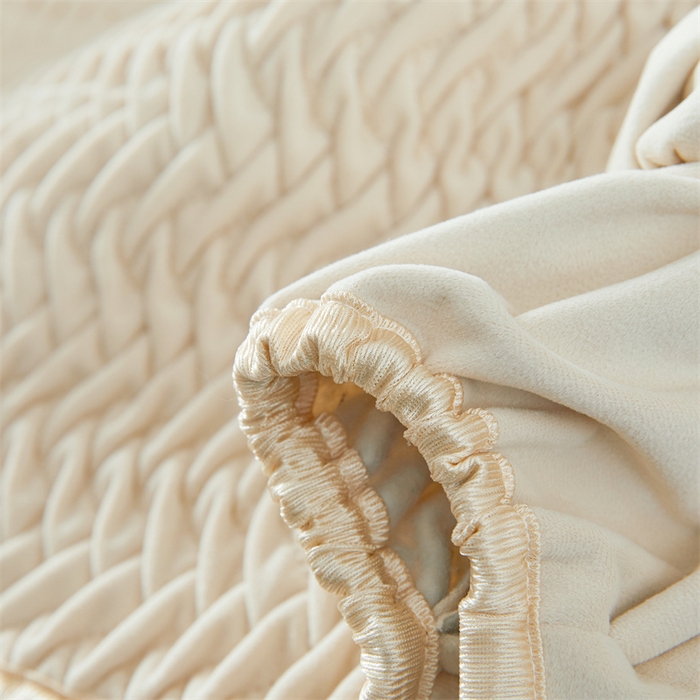 91家纺网 家纺一手货源 找家纺 情恒家纺 2025新款德芙绒工艺款全包床头罩 奶油白