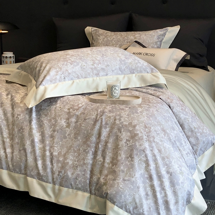 91家纺网 家纺一手货源 找家纺 佳汐蓝2025新款典雅诗意花卉全棉印花四件套券后不低于438/458元 馥雅铃兰-月灰蓝