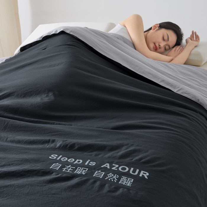 91家纺网 家纺一手货源 找家纺 闲鱼家纺 2025新款某朵同款深睡Pro夏被 自在眠  自然醒 深灰+浅灰
