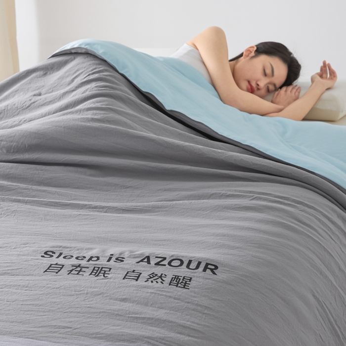 91家纺网 家纺一手货源 找家纺 闲鱼家纺 2025新款某朵同款深睡Pro夏被 自在眠  自然醒 浅灰+克莱茵蓝
