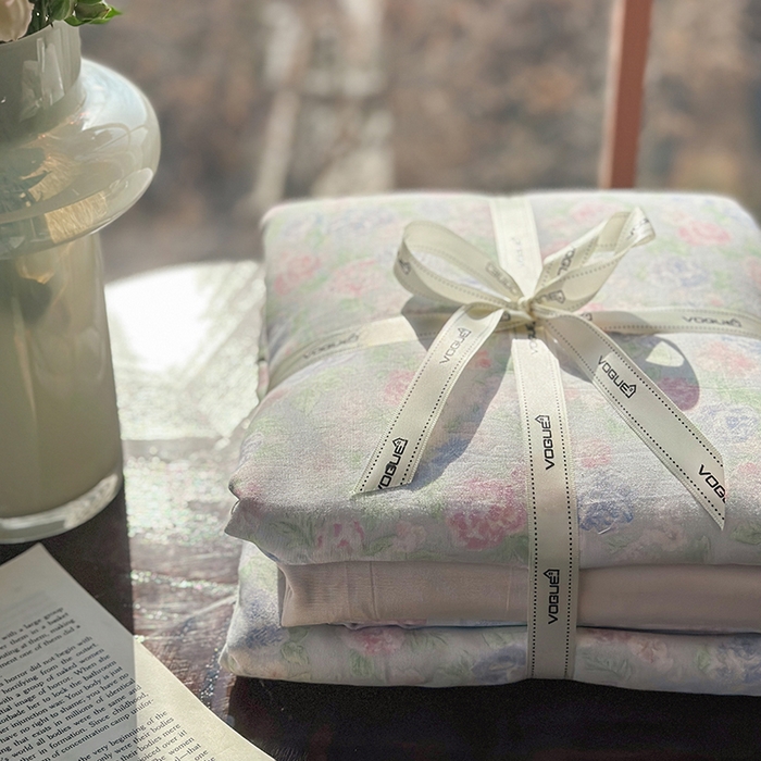 91家纺网 家纺一手货源 找家纺 麦伦家居 2025新款全棉有氧双层纱简约款系列四件套 月莉蓝