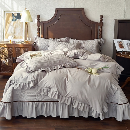 91家纺网 家纺一手货源 找家纺 乐朵家居 2025新款天丝缎刺绣床盖四件套 星空灰