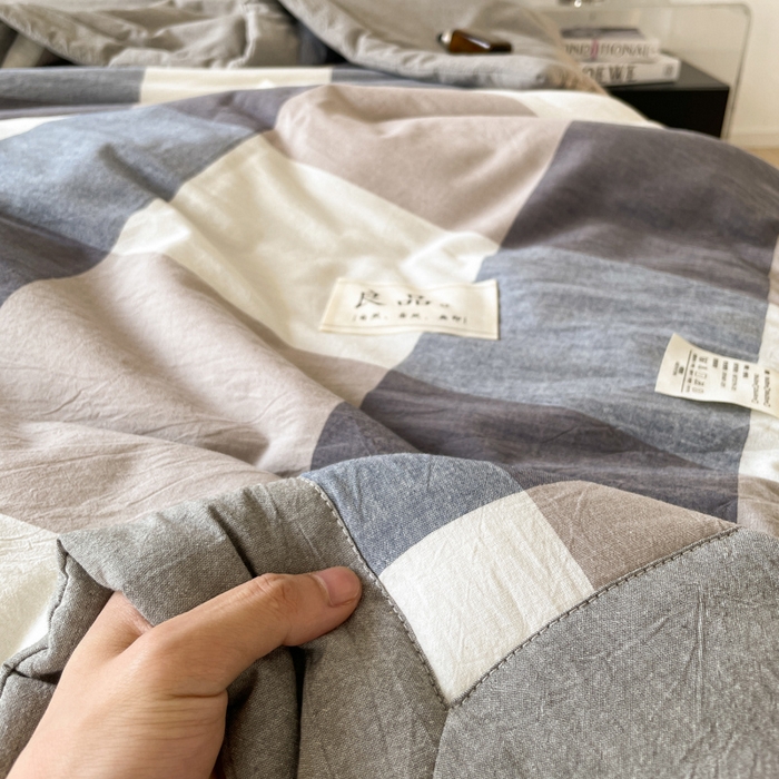 91家纺网 家纺一手货源 找家纺 2025梦初语新款无印风棉花夏被 蓝灰大格