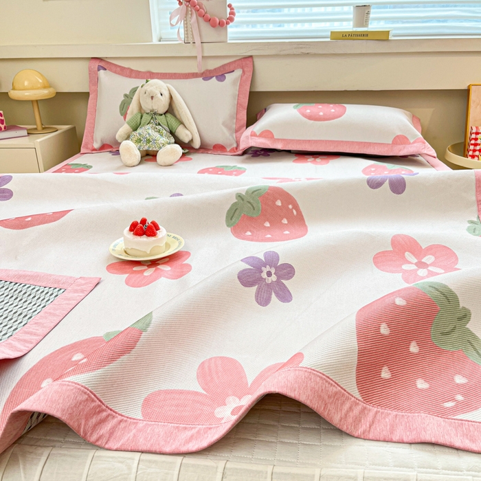 91家纺网 家纺一手货源 找家纺 迪乐妮 2025新款印花真冰藤冰凉席 甜心草莓