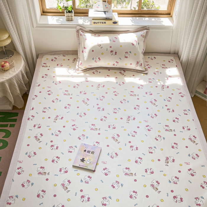 91家纺网 家纺一手货源 找家纺 博雅 2025新款三丽欧A类小版数码印花1200D冰丝凉席凉席席子 可爱KT